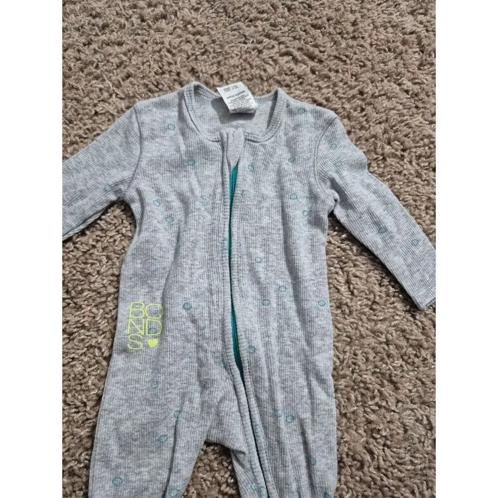 Bonds one piece outfit size 0000